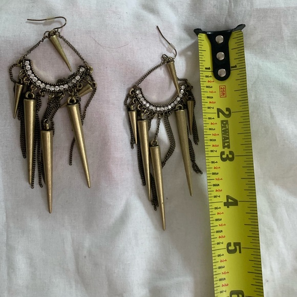 Lea Sophia Earrings - Picture 2 of 3